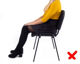Ergonomická opierka na správne držanie tela Curble Chair Wider, čierna