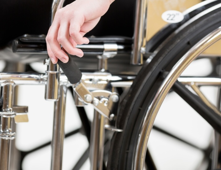 Mechanický invalidný vozík - nosnosť 230 kg