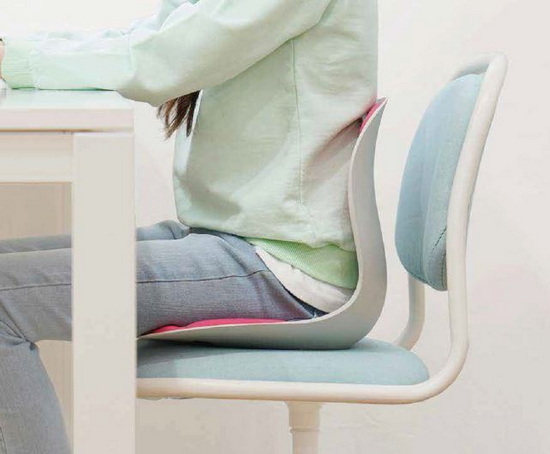 Detská ergonomická opierka na správne držanie tela Curble KIDS, ružová