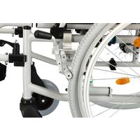 Invalidný vozík odľahčený s nastaviteľným ťažiskom