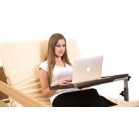 Lôžkový stolík k posteli