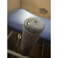 Pojazdné chodítko s podpazušnou oporou - ŠKRABANCE, PUKNUTÁ ČASŤ NA RÚČKE