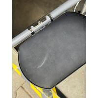 Polohovateľný invalidný vozík - VÝSTAVNÝ KUS, MIERNE ZNEČISTENÉ STÚPAČKY+OPIERKA