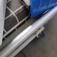 Elektrická  polohovacia posteľ s matracom Multibed - ŠKRABANCE, MIERNE ZNEČISTENÝ MATRAC, ŠPINAVÉ KOLIESKA