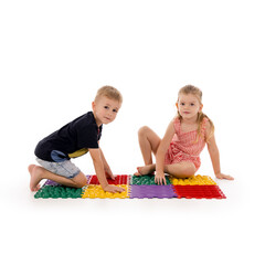 Ortopedický koberček ORTHOPUZZLE Savana – pre deti od 1 roka