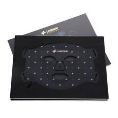 LED maska so svetelnou terapiou a NIR svetlom na tvár a krk UNIZDRAV