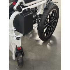 Elektrický invalidný vozík AT52304 - ŠKRABANCE, POUŽÍVANÝ