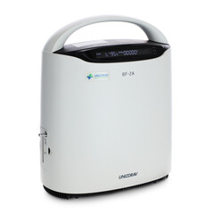 Kyslíkový koncentrátor UNIZDRAV 8F-2A - NABEHANÉ 2 HODINY, VÝSTAVNÝ KUS, KYSLÍK 95 %