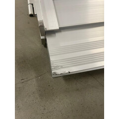 Sklápacia nájazdová rampa, 150 cm - POŠKODENÝ ROH