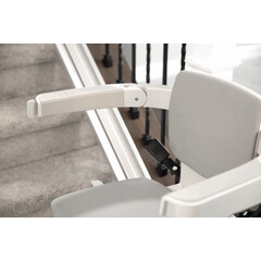 Stoličkový výťah Elan s rovnou koľajnicou