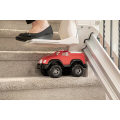 Stoličkový výťah Elan s rovnou koľajnicou