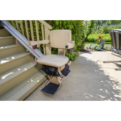 Stoličkový výťah Elite s rovnou koľajnicou