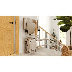 Stoličkový výťah Unizdrav so zatočenou koľajnicou