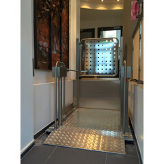 Zvislá zdvíhacia plošina MB 750