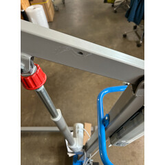 Elektrický zdvihák - ŠKRABANCE NA KONŠTRUKCII