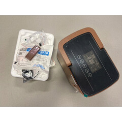 Kyslíkový koncentrátor s hlasovým výstupom UNIZDRAV, 7 l/min, imitácia dreva (Používaný kus)