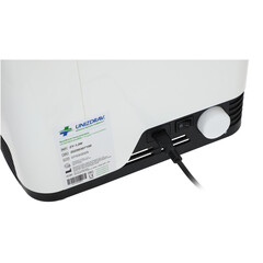 Kyslíkový koncentrátor s hlasovým výstupom UNIZDRAV, 7 l/min, biely (Používaný kus)