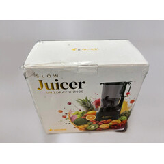 Odšťavovač ovocia a zeleniny UNIZDRAV (Používaný kus)