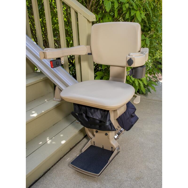 Stoličkový výťah Elite s rovnou koľajnicou