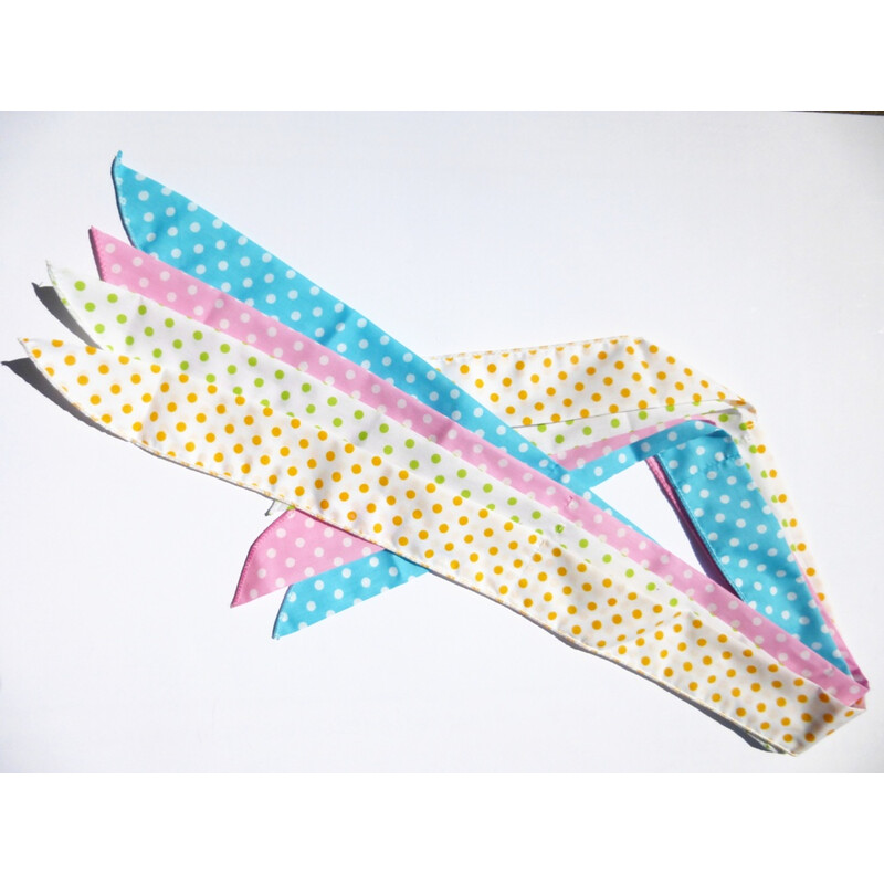 Chladiaca šatka s bodkovaným vzorom