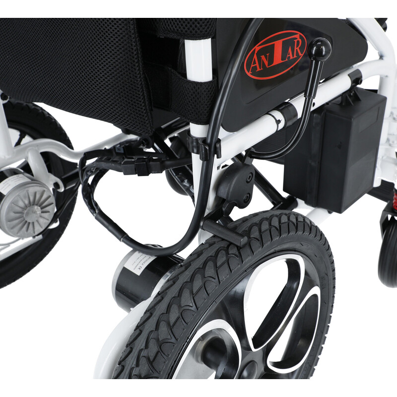 Elektrický invalidný vozík AT52304