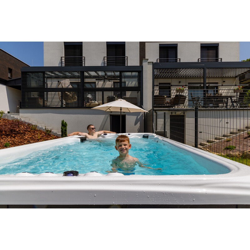 SwimSpa LUX SUNRANS SR853 s protiprúdom a technológiou Balboa