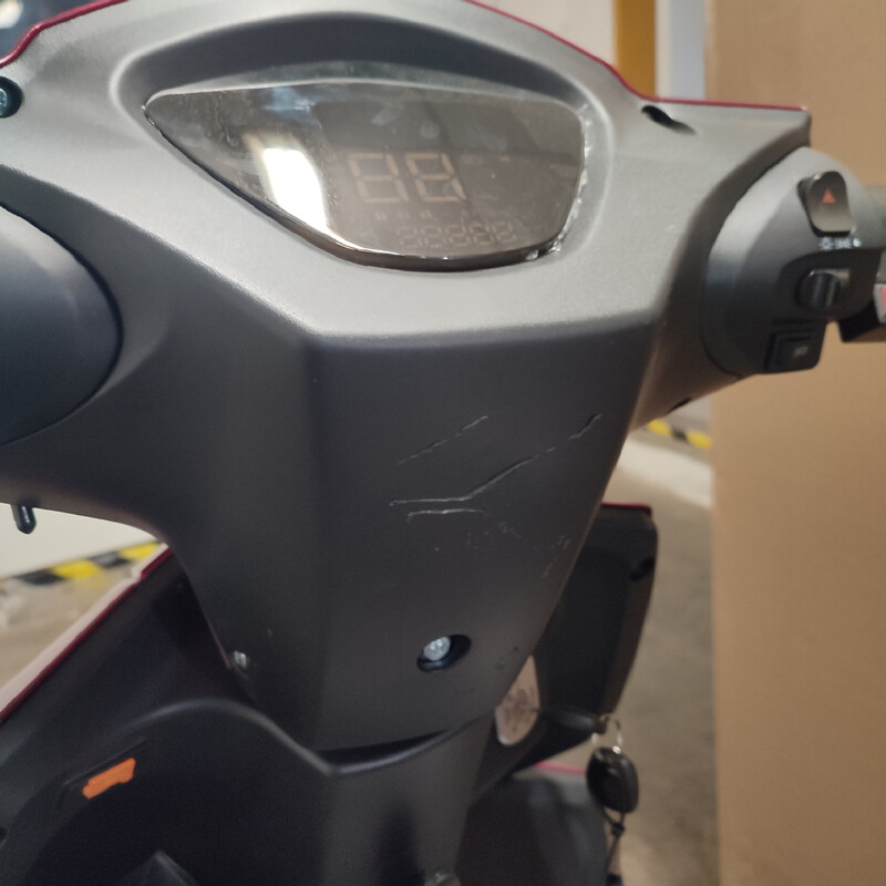 Elektrický trojkolesový skúter CHAMPION pre seniorov a imobilných – výkonný 1000 W motor, červený - ŠKRABANEC NA VOLANTE