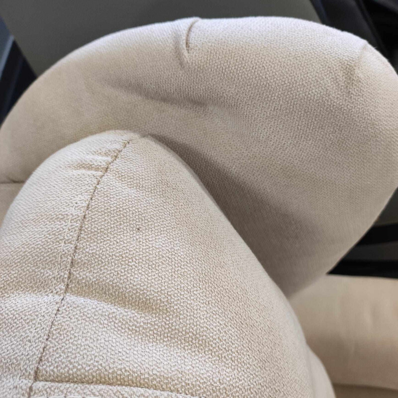 Relaxačné polohovacie kreslo COMFORT Ušiak - béžová látka - NEFUNKČNÉ POLOHOVANIE + VÝROBNÁ VADA - CHYBNÁ VÝPLŇ V OPIERKE HLAVY