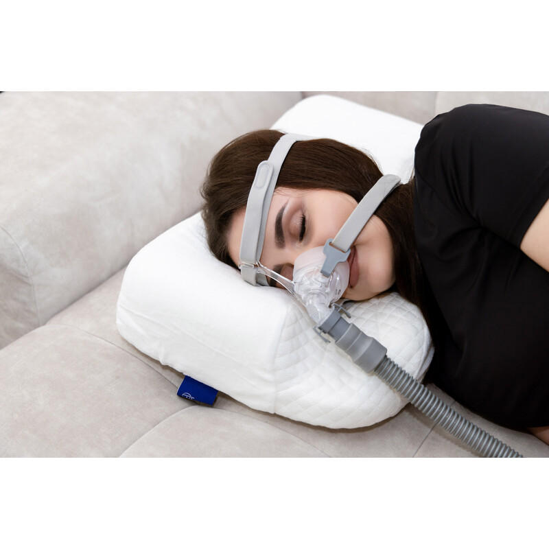 Ortopedický vankúš s výrezom pre spánok s CPAP maskou