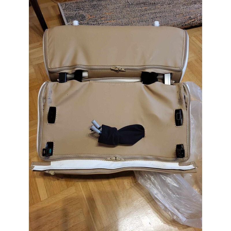 Masážne elektrické kreslo RelaxPro 3D MASSAGER - NADTRHNUTÉ ČALÚNENIE Z VNÚTORNEJ STRANY OPIERKY NÔH