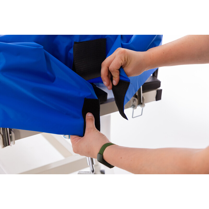 Sprchovacie lôžko UNIZDRAV – hydraulické/manuálne - ŠKRABANCE NA KONŠTRUKCIÍ LÔŽKA