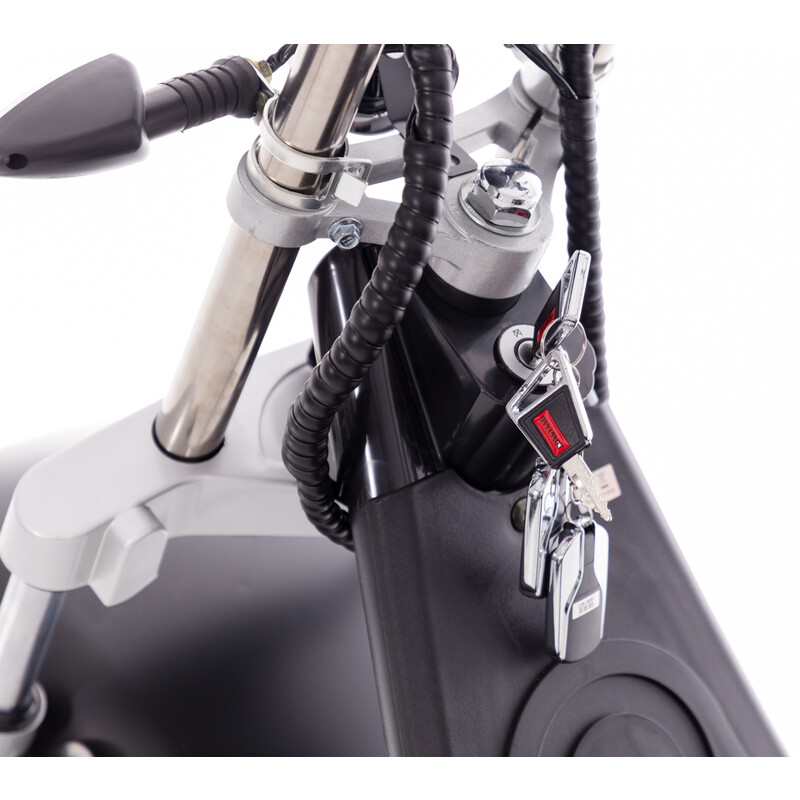 Elektrický CHOPPER UNIZDRAV PRO trojkolesový – výkonný 2000 W motor - NAJAZDENÝCH 56 KM, MIERNE ŠKRABANCE NA BLATNÍKU
