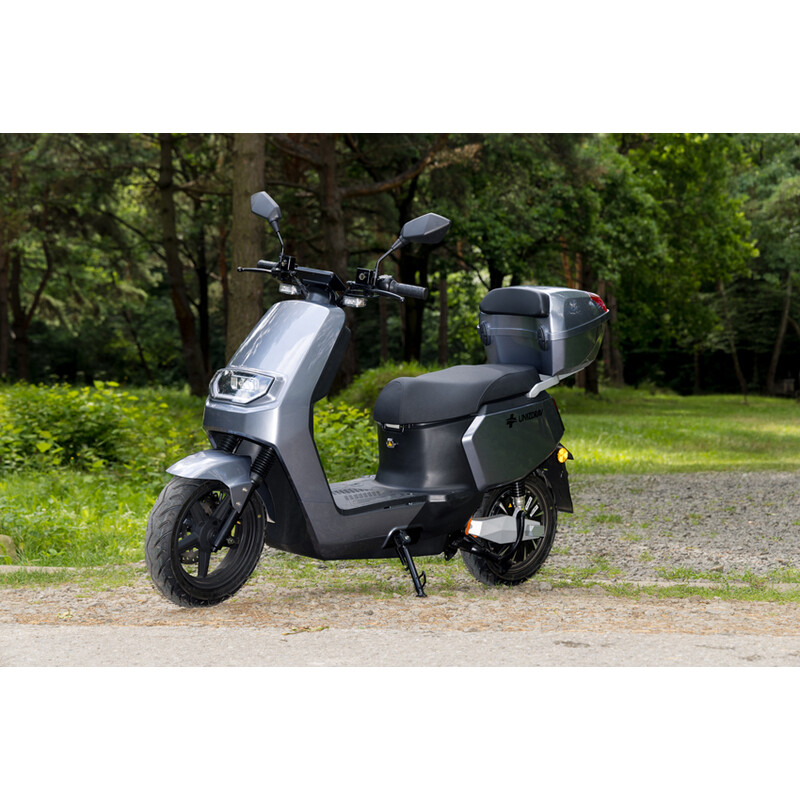 Elektrický skúter UNIZDRAV e-City s dojazdom 60 km