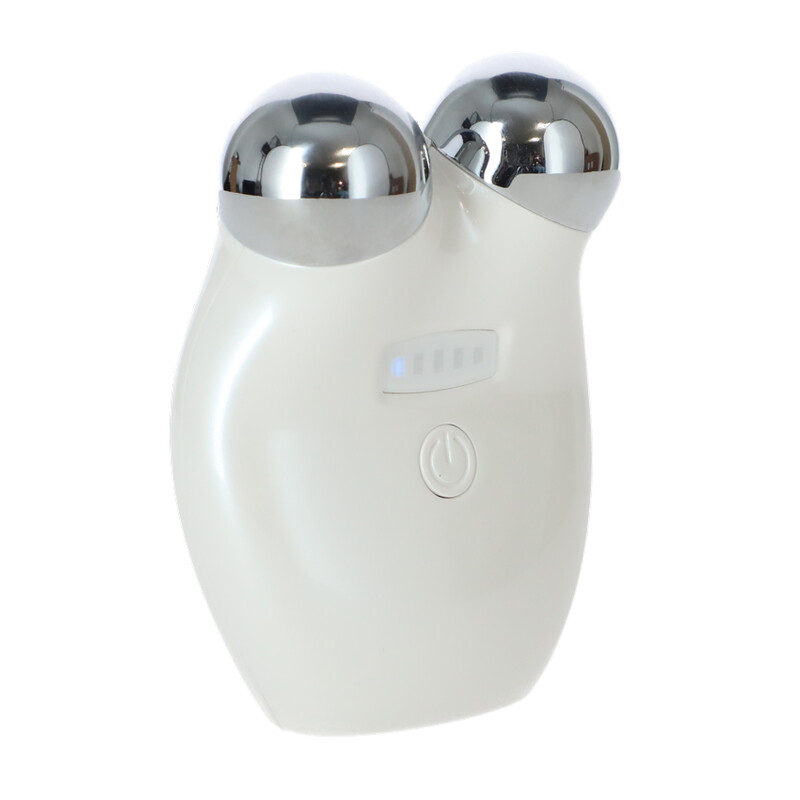 Masážny prístroj na tvár a krk s EMS funkciou