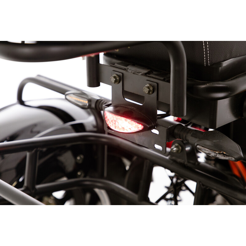 Elektrický Chopper UNIZDRAV PRO trojkolesový – výkonný 2000 W motor - HRDZA NA KONŠTRUKCII PRI BLATNÍKOCH, NAJAZDENÝCH 10 KM