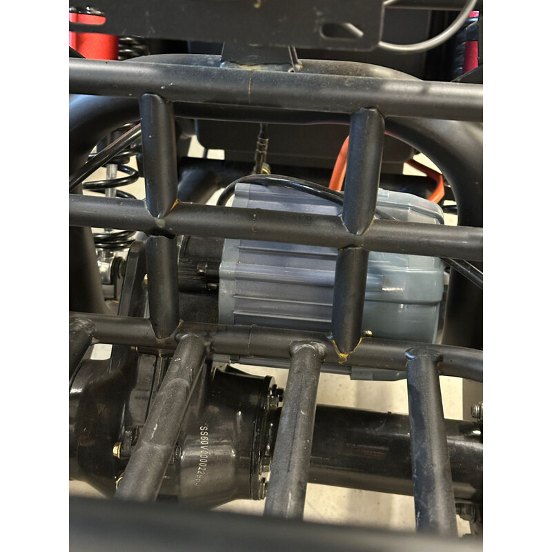 Elektrický Chopper UNIZDRAV PRO trojkolesový – výkonný 2000 W motor (Používaný kus)