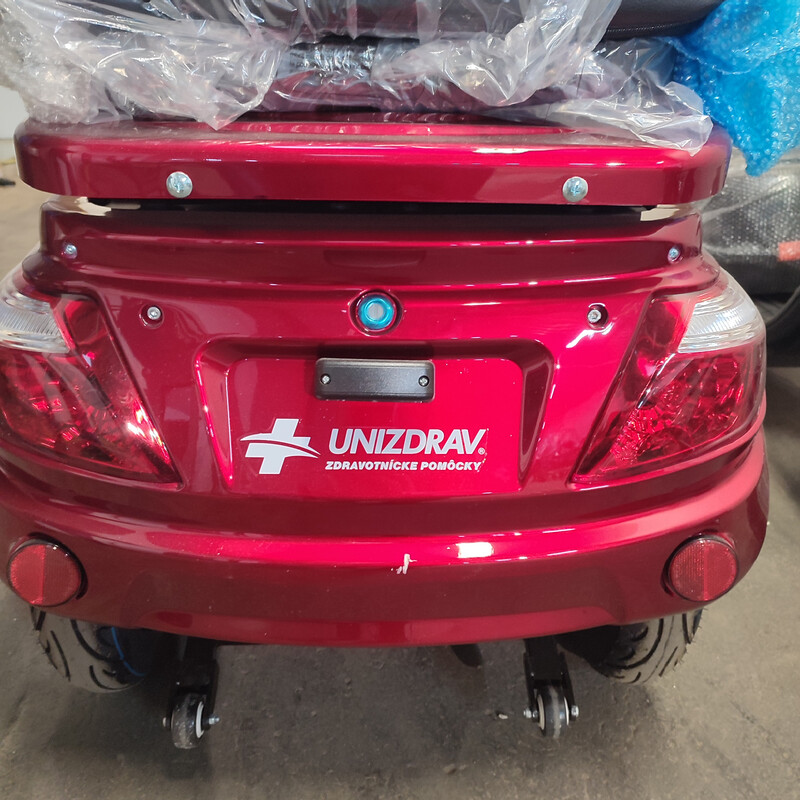 Elektrický dvojmiestny skúter CHAMPION DUO pre seniorov a imobilných – výkonný 1000 W motor - MIERNE ŠKRABANCE NA ZADNOM NÁRAZNÍKU