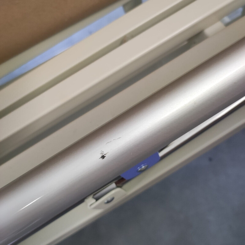 Elektrická  polohovacia posteľ s matracom Multibed - ŠKRABANCE NA POSTELI