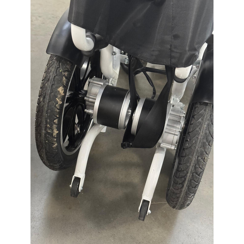 Elektrický invalidný vozík AT52304 (Používaný kus)
