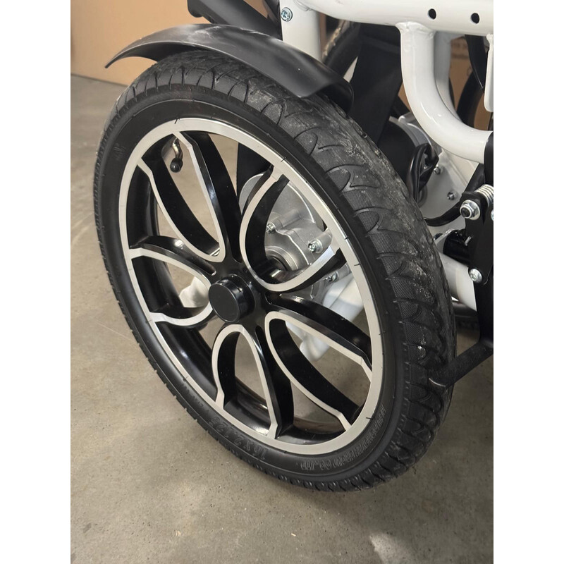 Elektrický invalidný vozík AT52304 - ŠKRABANCE, POUŽÍVANÝ