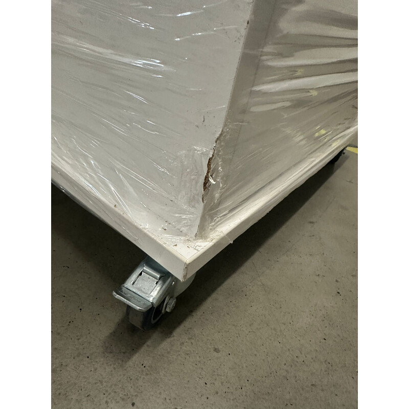 Nočný stolík UNIZDRAV, biely - POŠKODENÝ ĽAVÝ SPOPDNÝ ROH