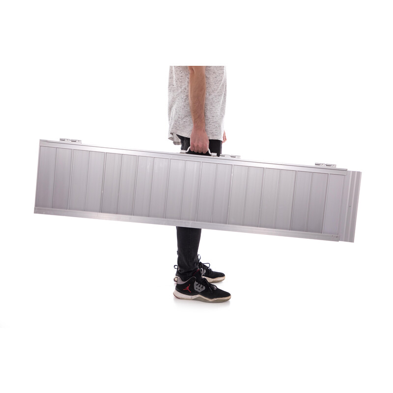 Sklápacia nájazdová rampa, 150 cm - POŠKODENÝ ROH