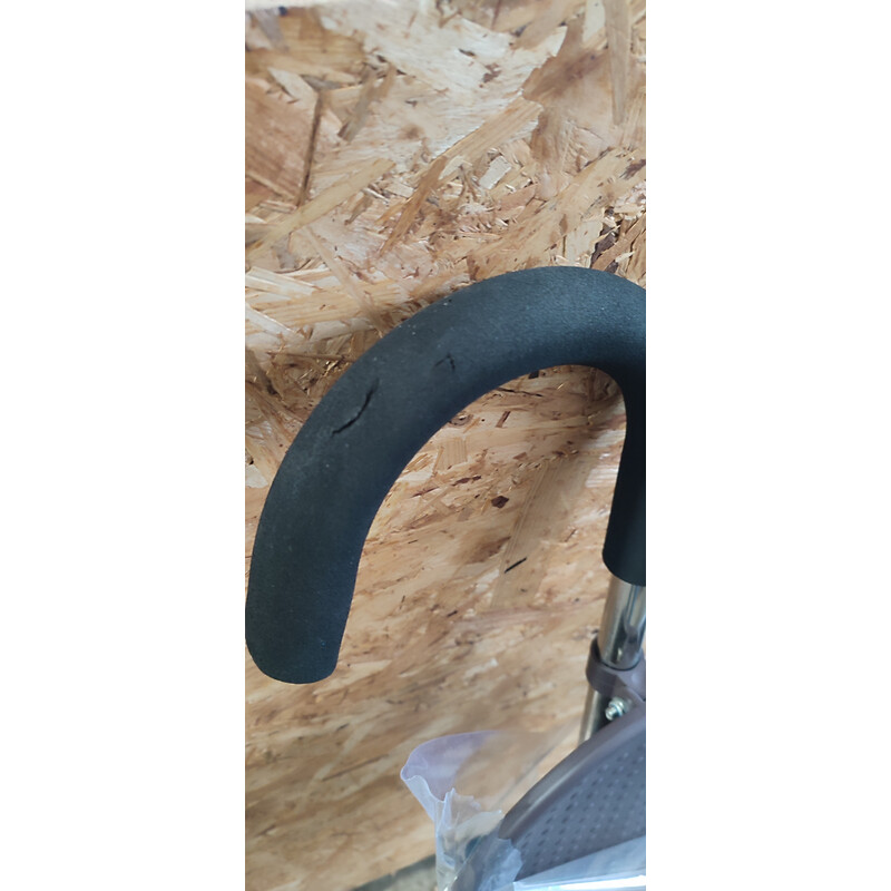 Vychádzková palica so sedadlom UNIZDRAV - POŠKODENIE NA RÚČKE