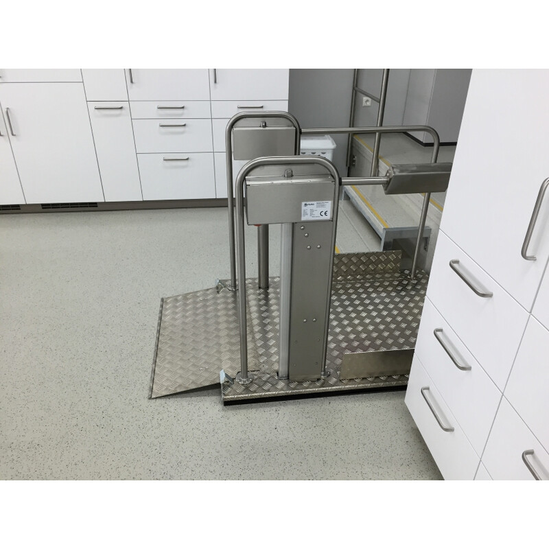 Zvislá zdvíhacia plošina MB 750