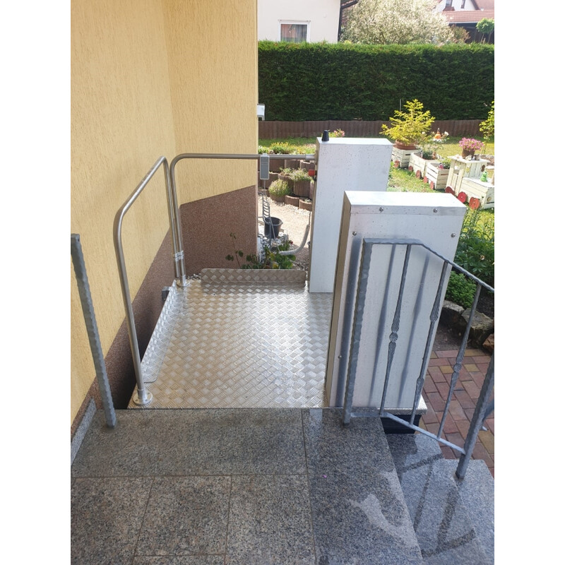 Zvislá zdvíhacia plošina MB 850