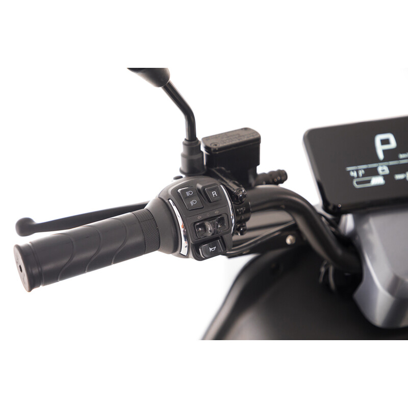 Elektrický skúter UNIZDRAV e-City s dojazdom 120 km - ŠKRABANEC NA ZADNOM BLATNÍKU