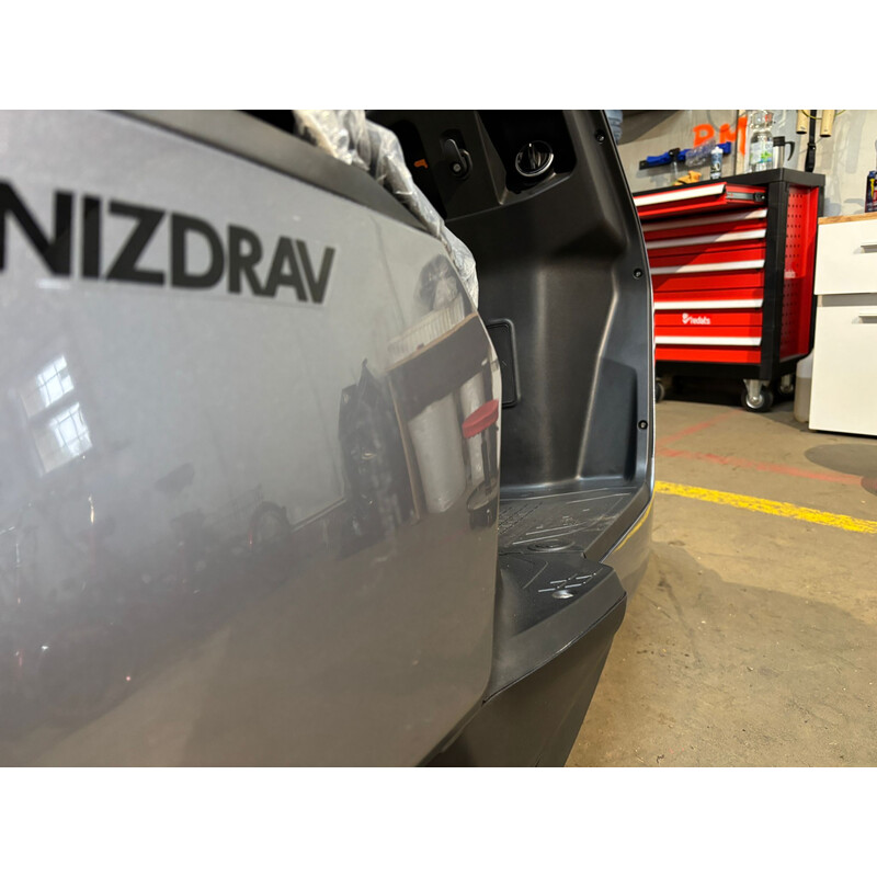 Elektrický skúter UNIZDRAV e-City s dojazdom 120 km - ŠKRABANEC NA ZADNOM BLATNÍKU