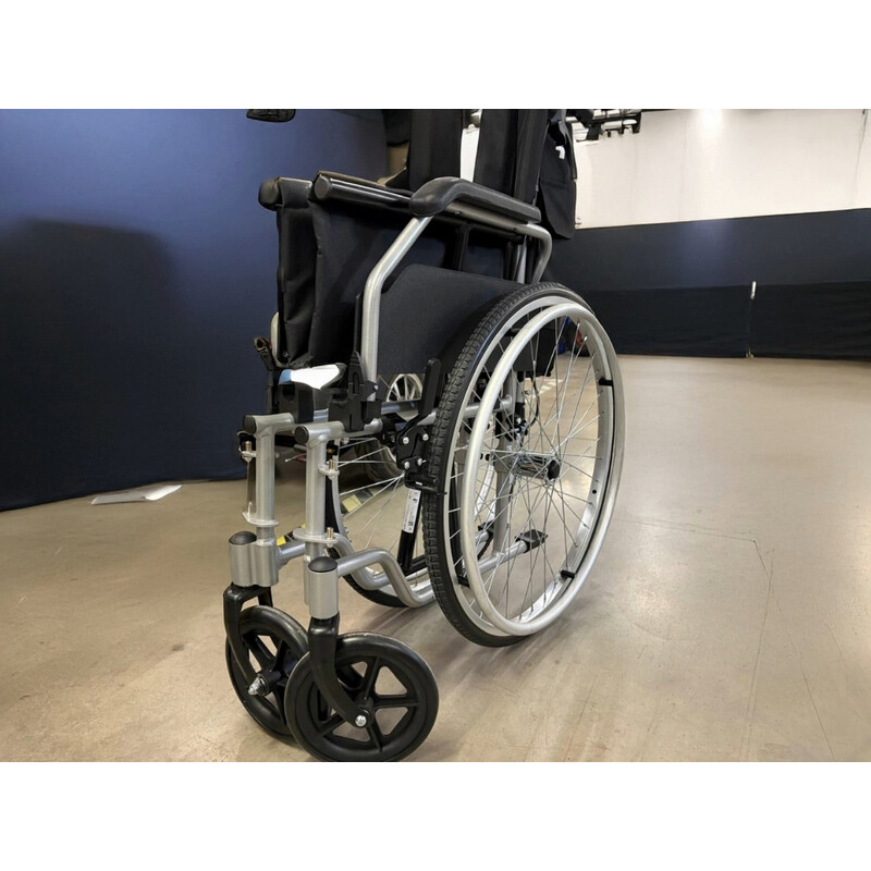 Invalidný vozík odľahčený UNIZDRAV LIGHT - POUŽÍVANÝ KUS