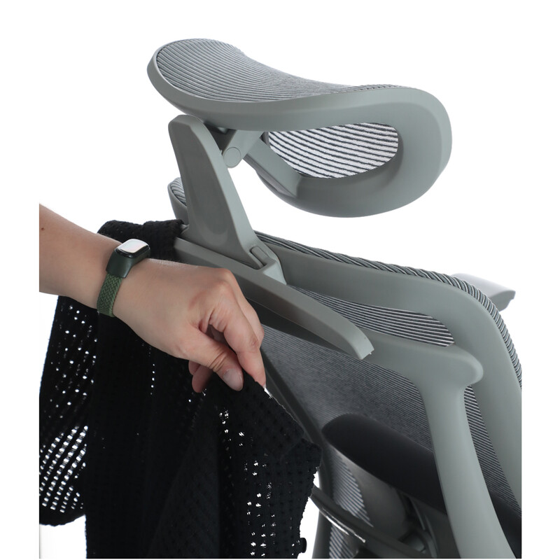 Kancelárska ergonomická stolička s podnožkou UNIZDRAV
